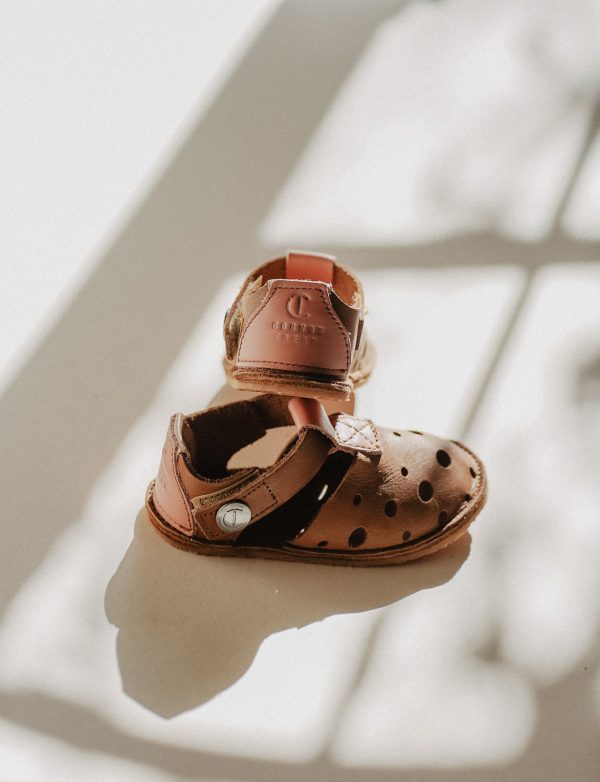 Common Tread - Amber Desert Sandal - pink tag - Shopfox